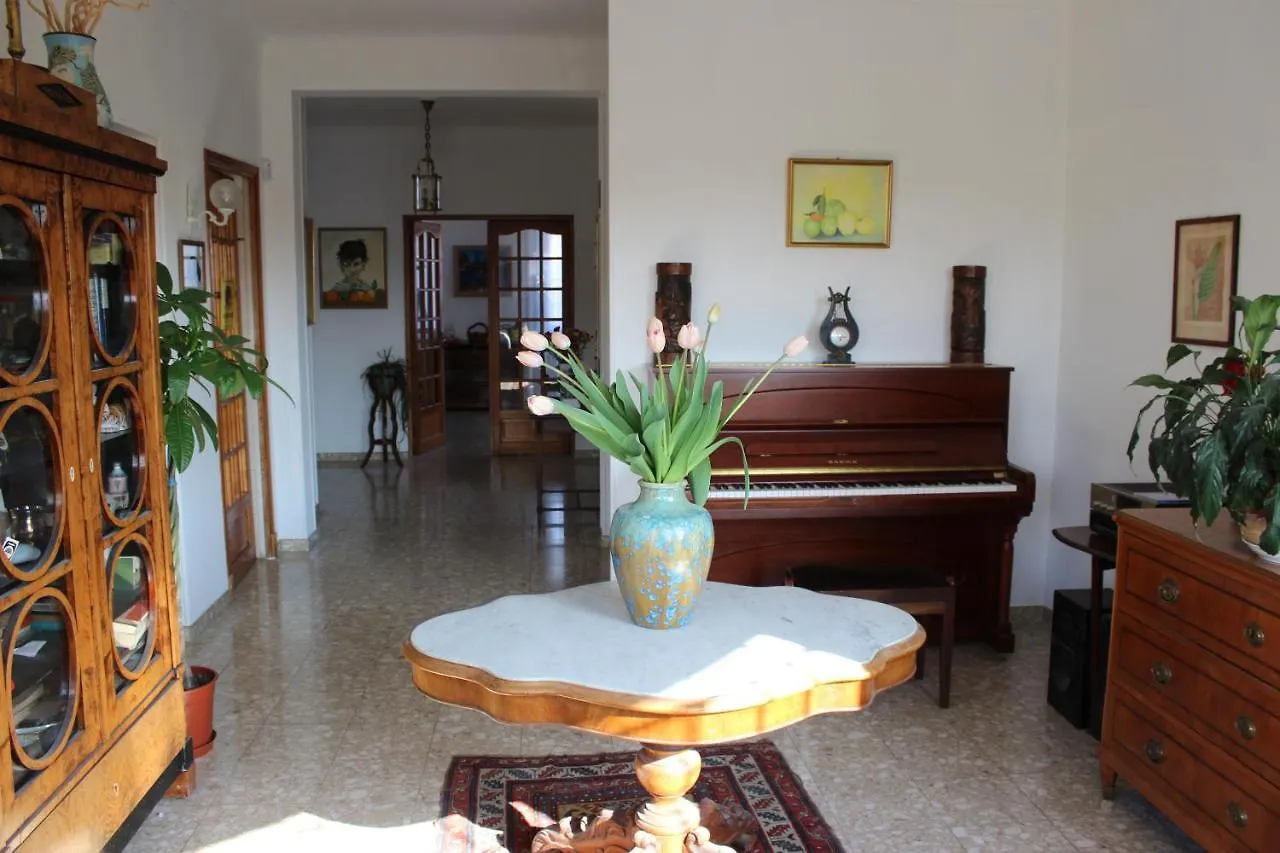 Villa Calliste Saint-Laurent-du-Var 0*,  França